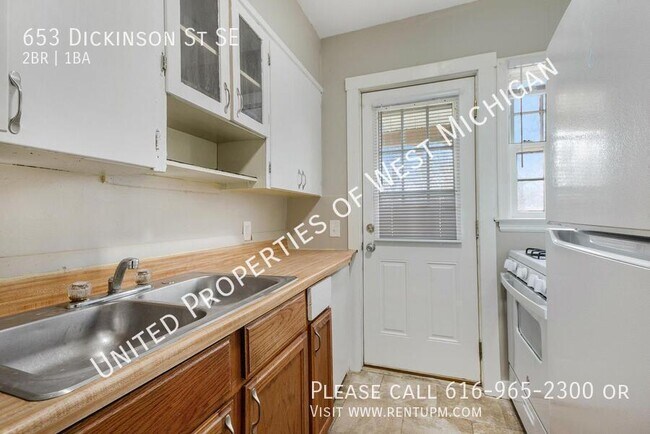 Foto del edificio - 653 Dickinson St SE