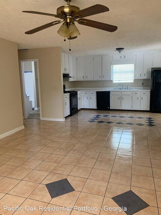 Foto del edificio - 4 br, 2 bath House - 615 Cowan Rd