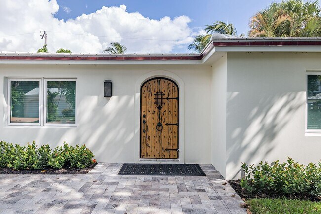 Foto del edificio - 229 Monterey Rd