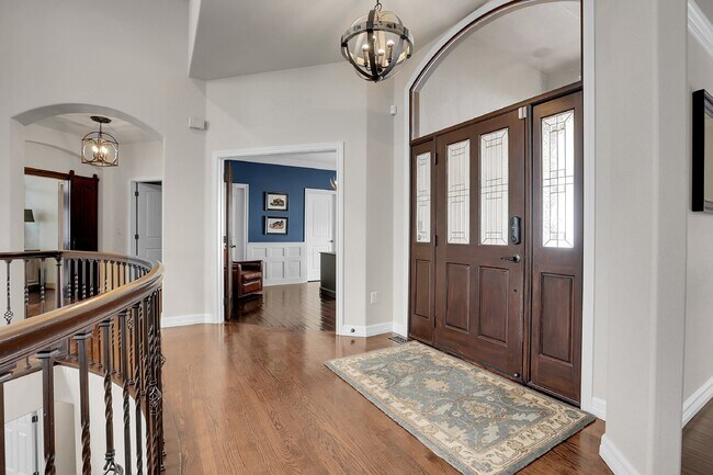 Building Photo - Stunning Home in the Ridge!!