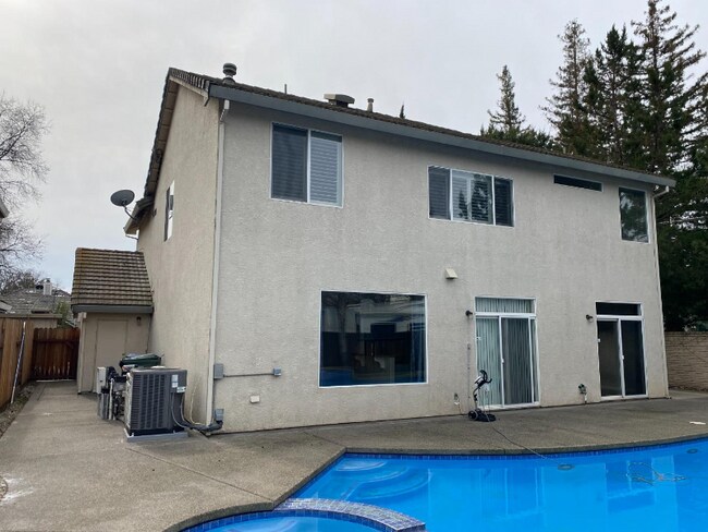 Foto del edificio - 2811 Sierra Mills Ln