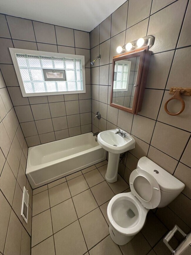 Building Photo - 5736-5738 N 99th St. (Duplex)