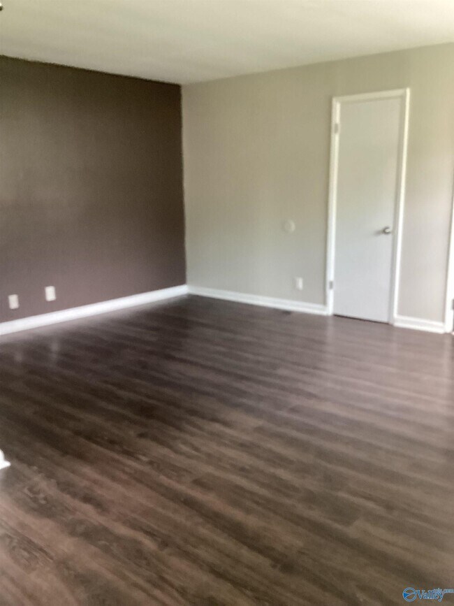 Foto del edificio - 2408 Whitesburg Dr