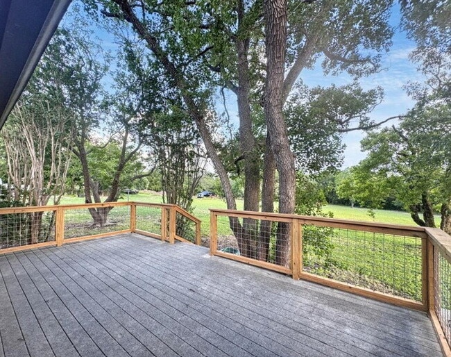 Foto del edificio - 501 Ridge Dr