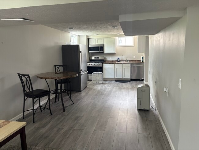Dining and kitchen - 2005 Interurban Rd