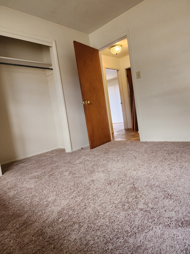 Foto del edificio - 1550 Berkshire Dr