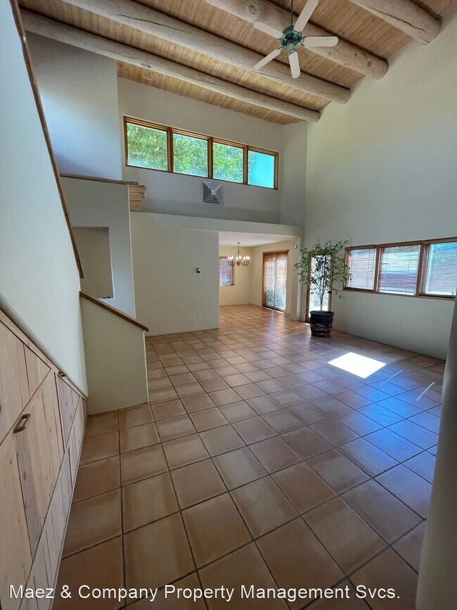 Building Photo - 3 br, 2 bath House - 2712 Herradura unit C