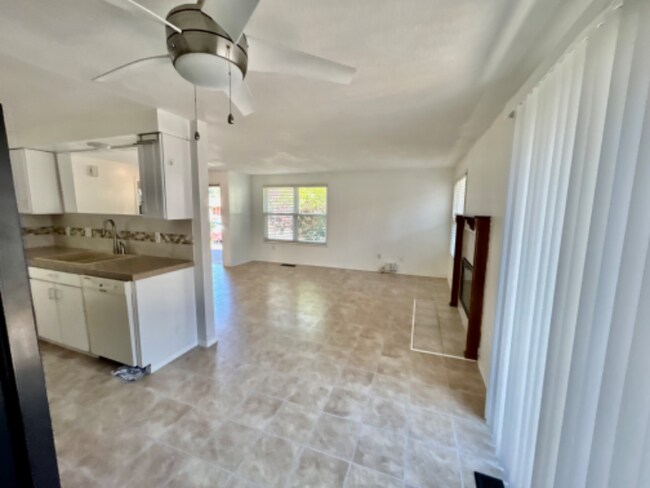 Building Photo - 4740 SW 200th Ave