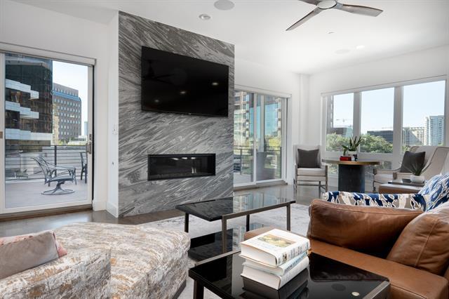 Foto del edificio - 2934 N Hall St