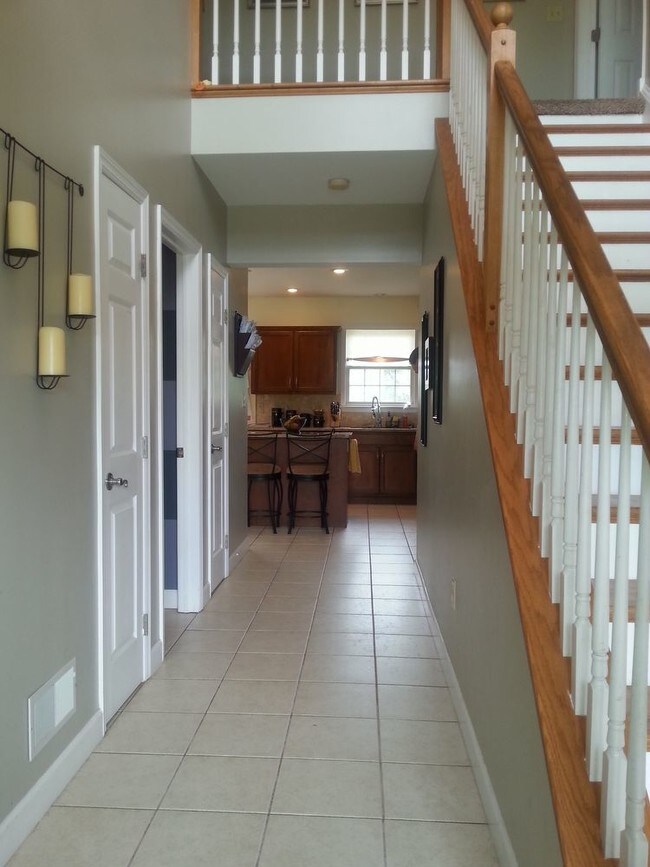 Building Photo - 106 Highland Ct