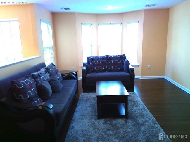 Building Photo - 228 Pinelli Dr