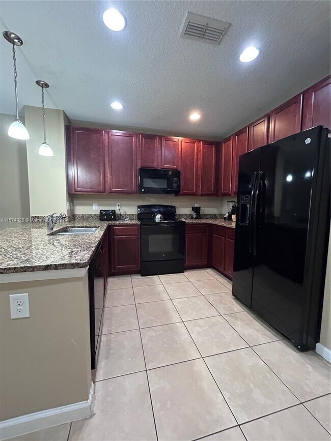 Building Photo - 1448 Chelsea Dr