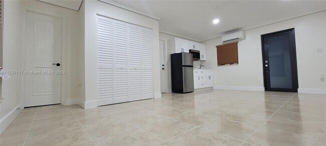 Building Photo - 7860 SW 131st Ave