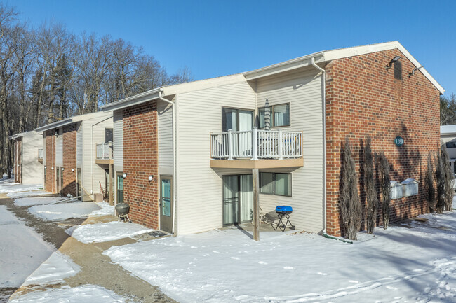 Building Photo - Forest View Apartments