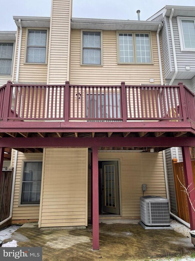 Building Photo - 8608 Hartwood Pl