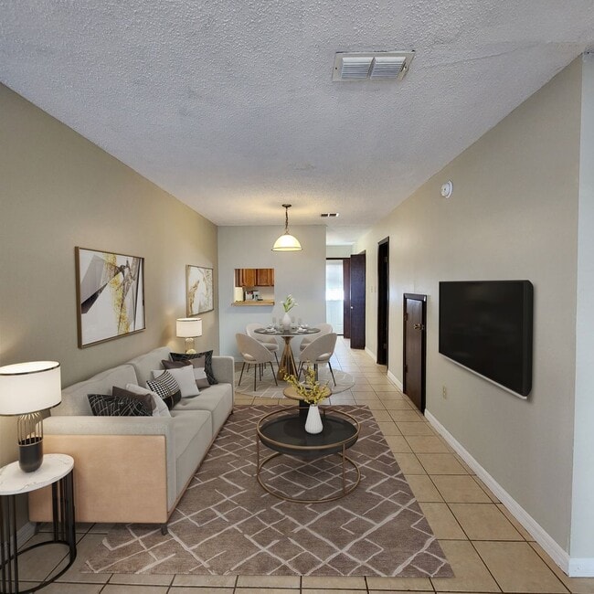 Building Photo - Townhome Available in October!