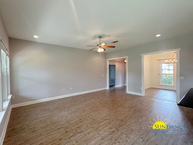 Foto del edificio - 8442 Holley Hills Cir
