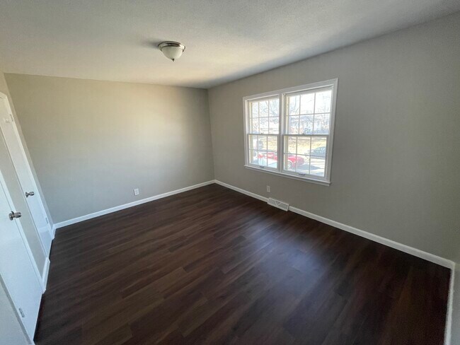 Building Photo - 700 S Central St