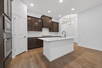 Building Photo - 5015 Bowen Pr Dr