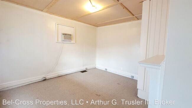 Building Photo - 3 br, 1.5 bath House - 709 Naomi St