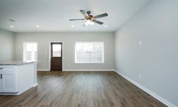 Building Photo - 14010 Longstreet Rd