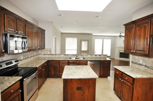 Foto del edificio - "Lovely 3-Bedroom, 2-Bath Home with Gourmet Kitchen & Community Amenities!"