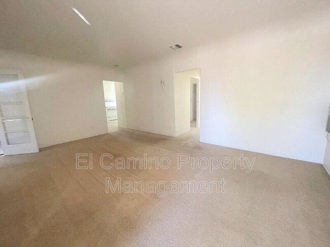 Foto del edificio - 5756 Pickering Ave