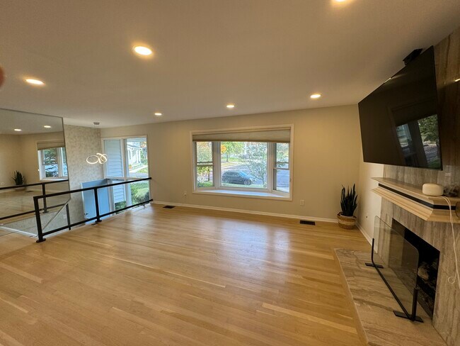 main level living room - 1013 Mountfort Ct SW