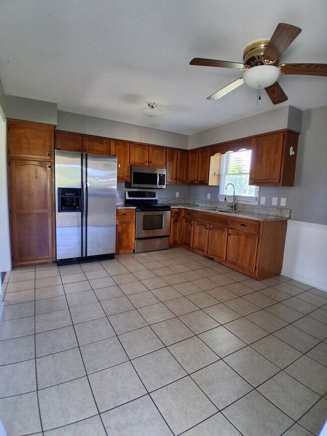 Foto del edificio - 613 Timber Ridge Rd