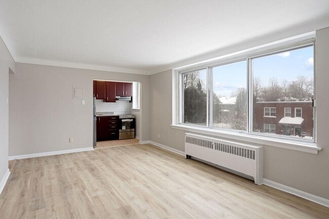 Interior Photo - Arbor Village - 1073 Hollington