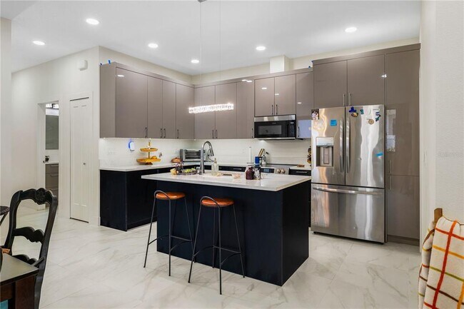 Foto del edificio - 4108 N Thatcher Ave