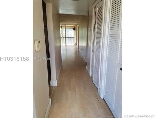 Foto del edificio - 5090 SW 64th Ave