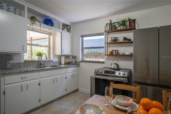 Foto del edificio - 733 Delaney Park Dr