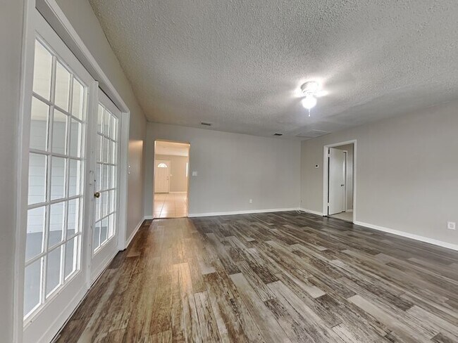 Foto del edificio - 4826 E 97th Ave