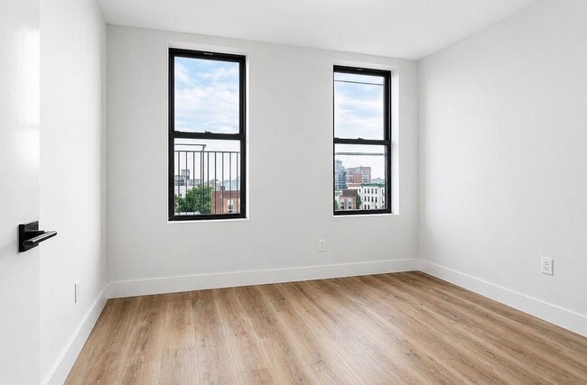 Building Photo - 1369 St Johns Pl