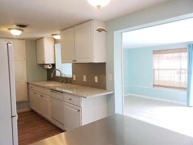 Building Photo - 1190 Leeward Rd
