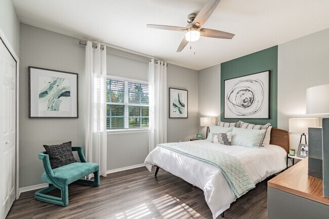 Interior Photo - THE PARQ AT CROSS CREEK
