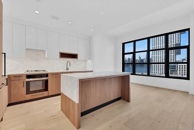 Building Photo - 29 Huron St