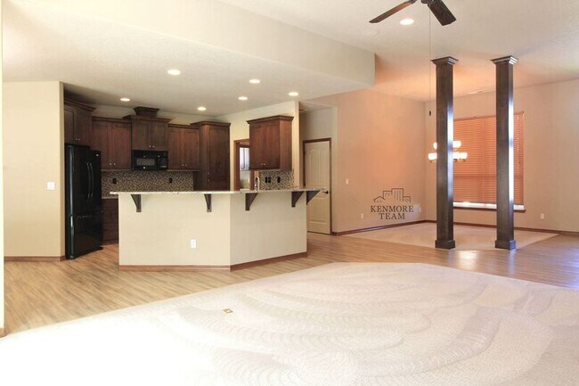 Building Photo - 1651 Meadow Hills Dr