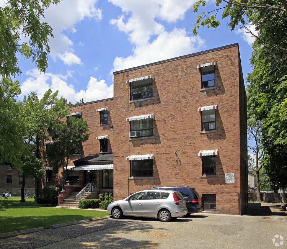 Foto principal - 2696 Lake Shore Blvd