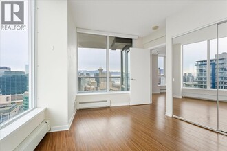 Building Photo - 188 Keefer St