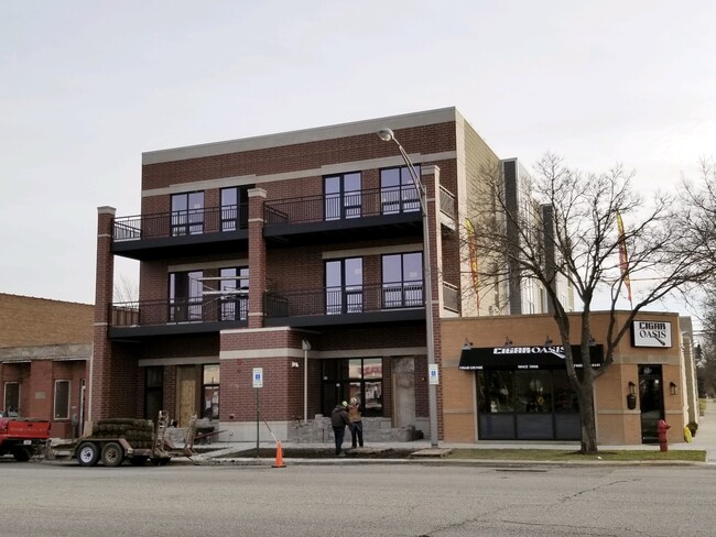 Building Photo - 6555 North Ave