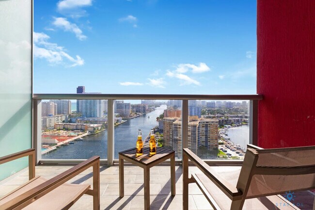 Building Photo - 2602 E Hallandale Beach Blvd