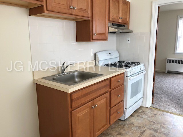 Building Photo - One Bedroom Apartment - 19111