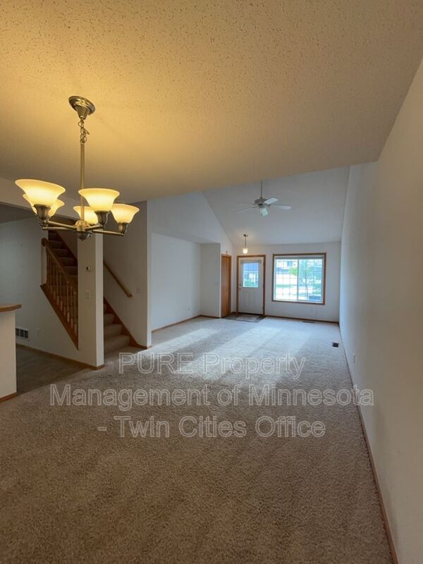 Building Photo - 8960 Pheasant Ln