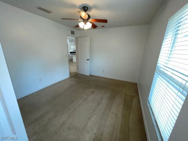 Foto del edificio - 2614 Carol Pl