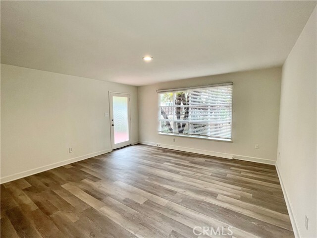 Building Photo - 970 Glenneyre St