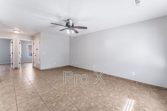 Foto del edificio - 3300 SW Landau Ct