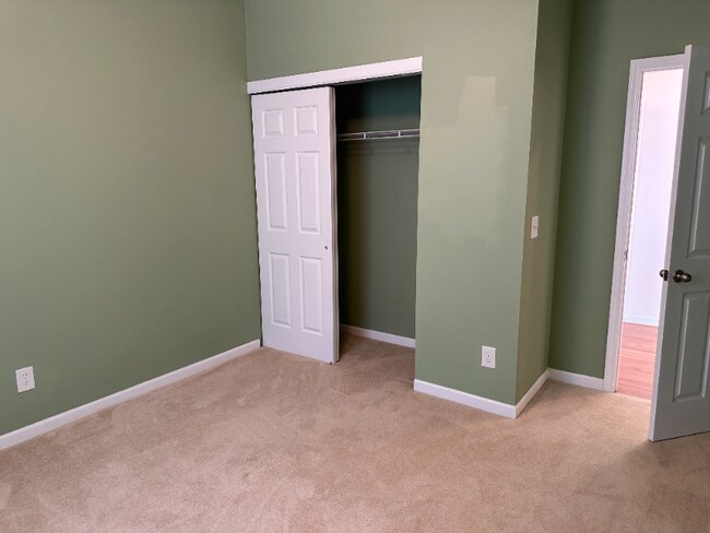 Building Photo - 59 Silver Maple Ln
