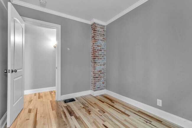 Foto del edificio - 76 Garner Ave